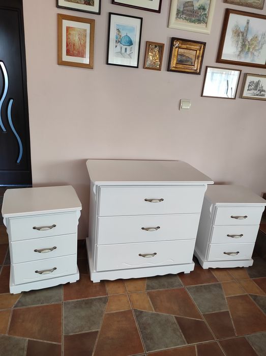 Comode din lemn masiv, modele vintage