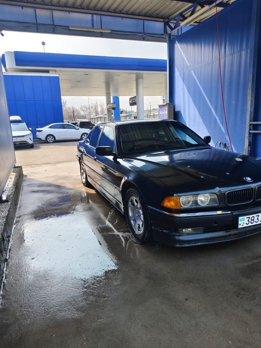 Продается машина  BMW 178