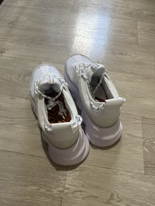 versace chain reaction