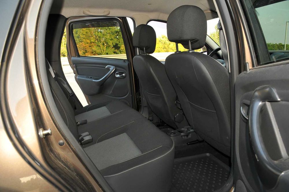 Dacia Duster ca nou