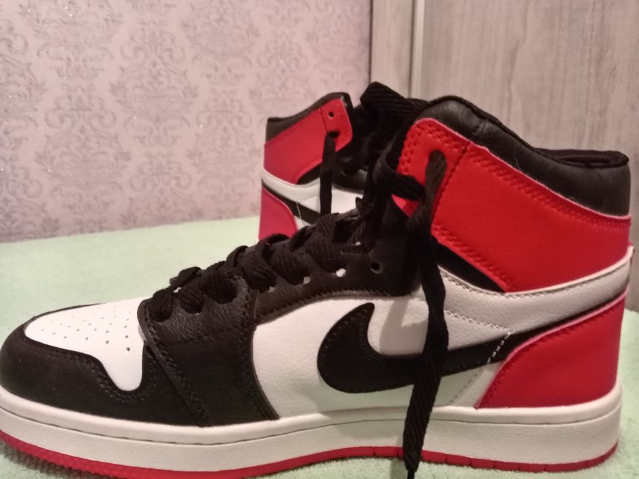 Nike кросовка не одетый