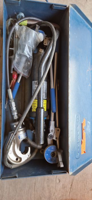 Гидравлические плоскогубцы