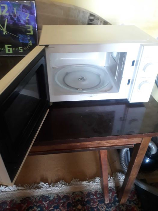 микроволновка в отличном состоянии