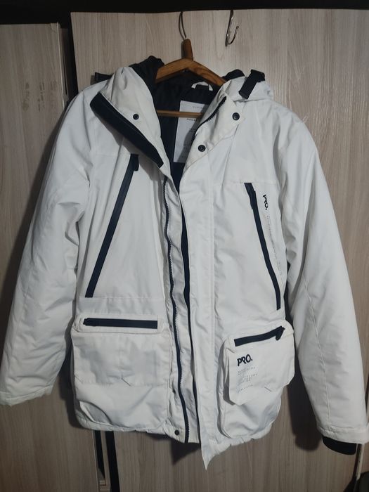 Мужская белая куртка