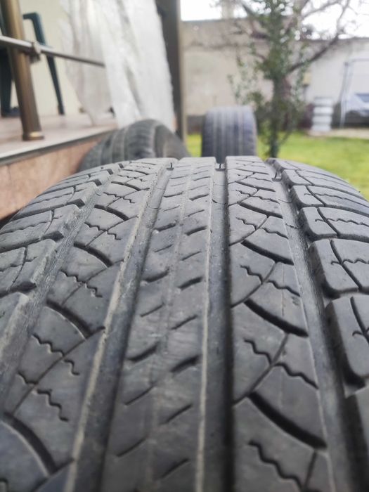 225/65/17 всесезонни гуми