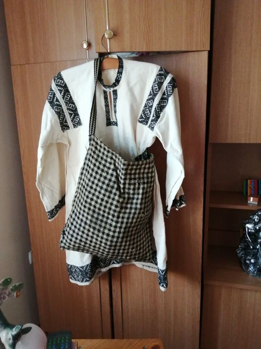 Costum popular tradițional