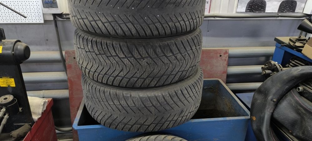 Продам баллоны yokohama 265 65 R17