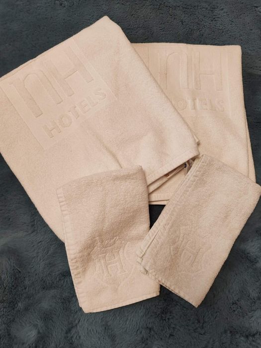 Prosoape baie 2mari+2 mici NH Hotels