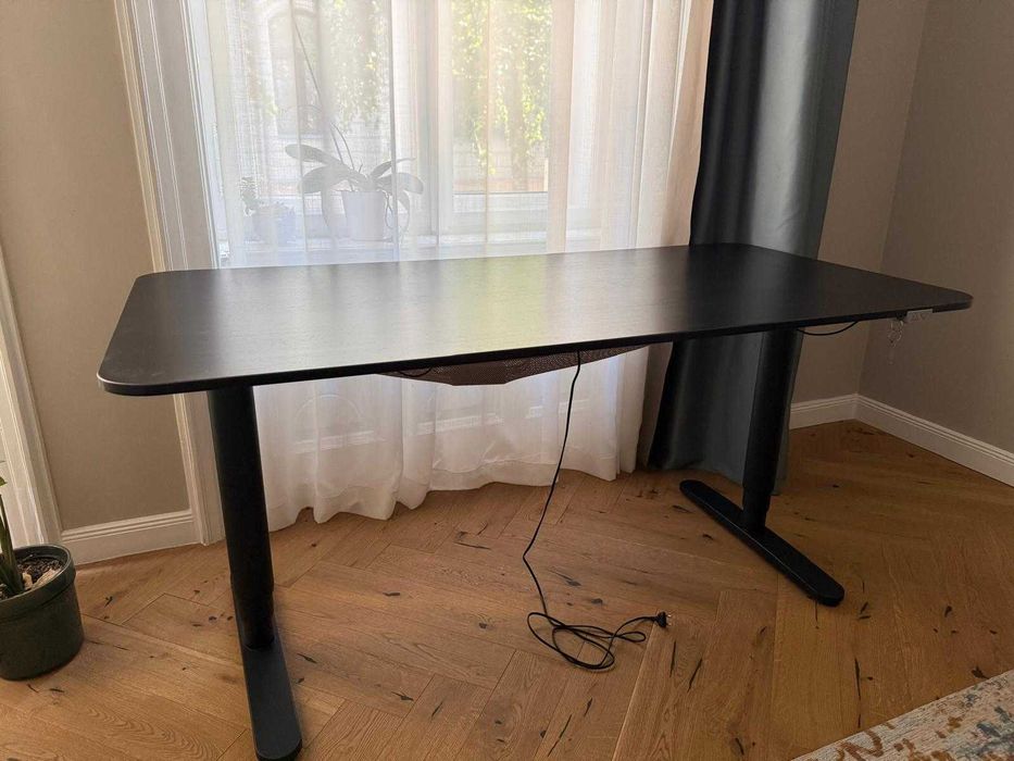 Birou IKEA BEKANT reglabil pe înălțime, 160x80 cm, Negru – Stare foarte bună