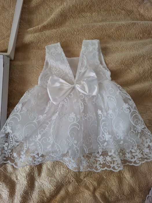 Официална бяла рокля