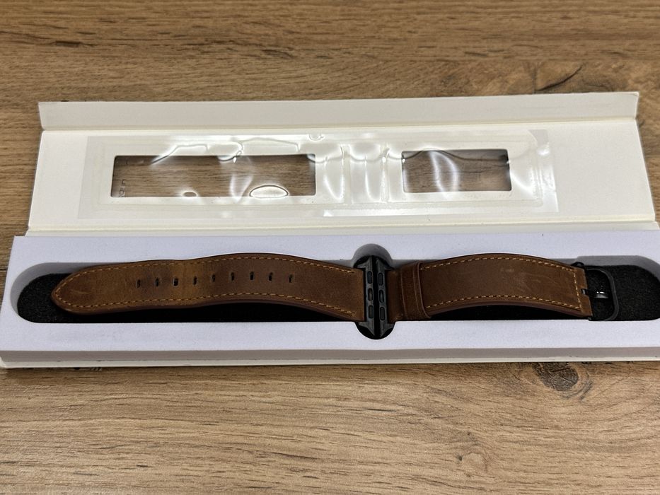 90% Apple Watch Series 8 45mm + 6 оригинальных ремешков из США