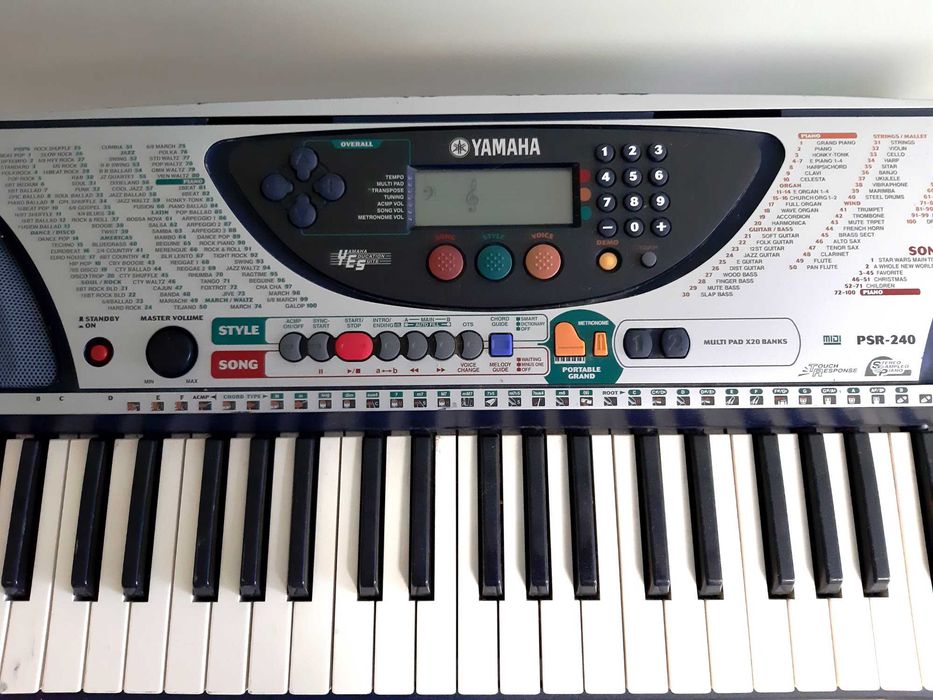YAMAHA psr 240 Синтезатор / Клавир