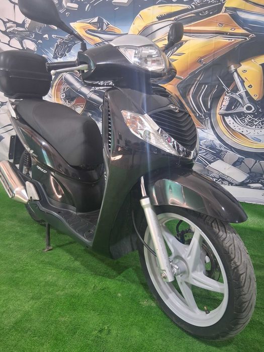Продавам 25 скутери и мотори