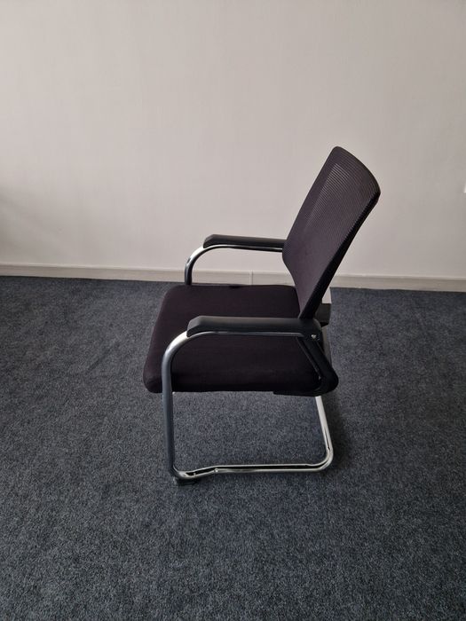 Ofis uchun sifatli stullar — Holati ideal (2 oy ishlatilgan)