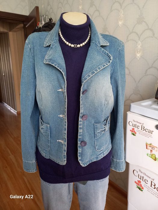 Продается джинсовый жакет женский