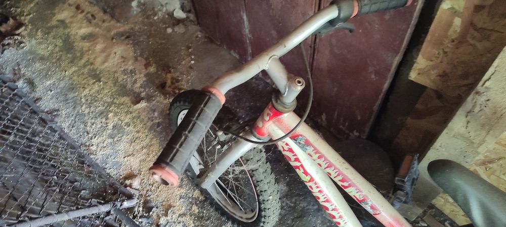 Детски колела за различни възрасти с малки дефекти