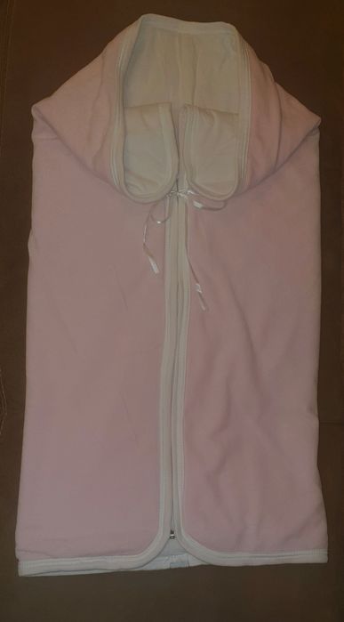 Продавам детски одеяла, хавлийки, пелени и портбебе