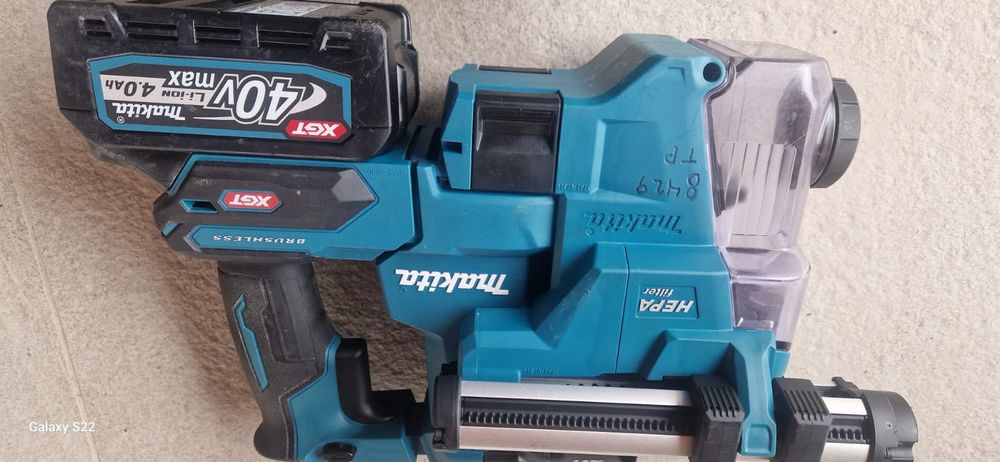 Makita rotopercutor pe acumulator de 40 V