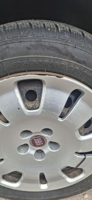 Vind 4 cauciucuri M+S 195/60/16 C