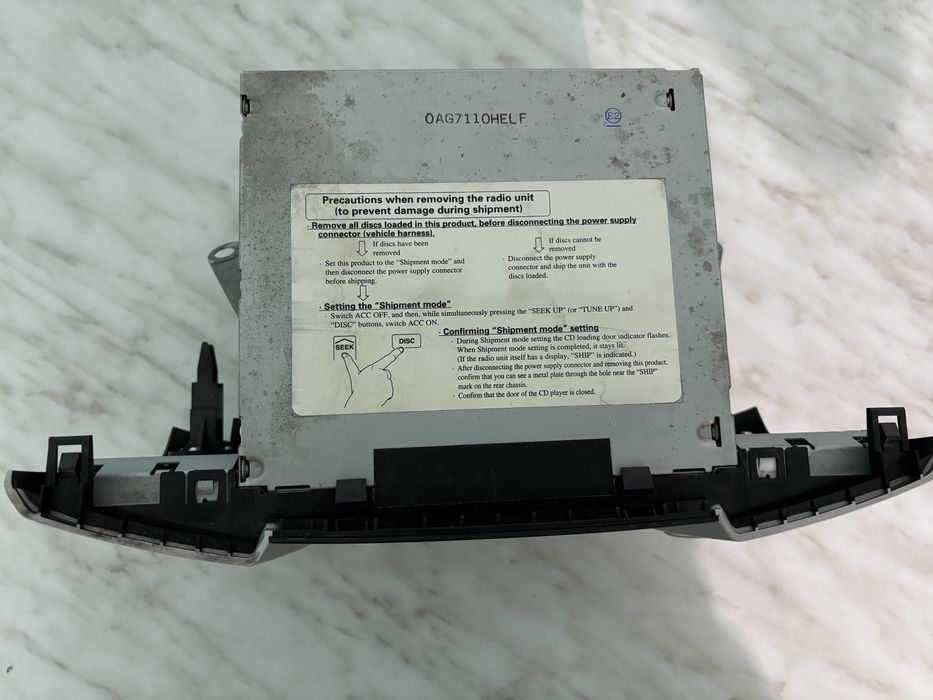 Продам автомагнитолу в хорошем состоянии.