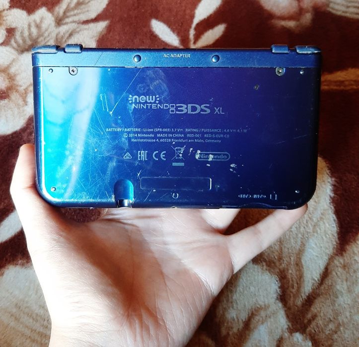 Vând New Nintendo 3ds XL blue în stare bună estetică impecabil