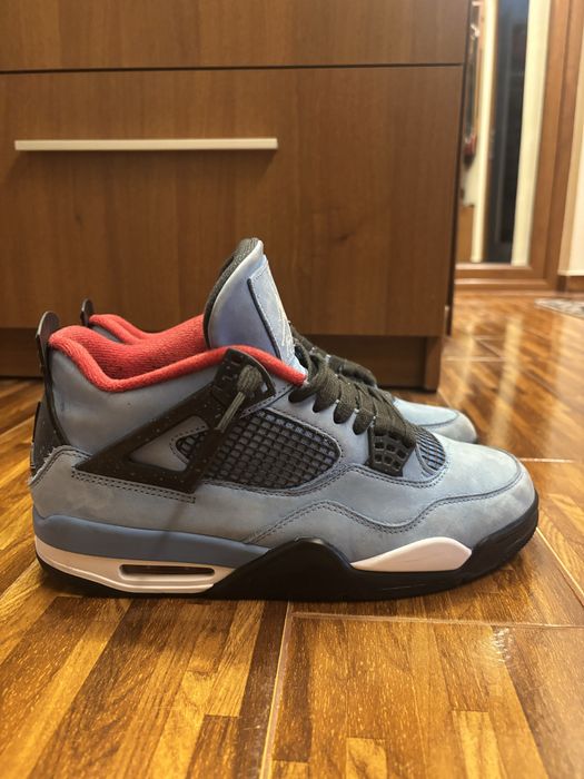 Jordan 4 X Travis Scott