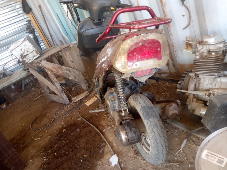 Скутер 50 кубов,продаю