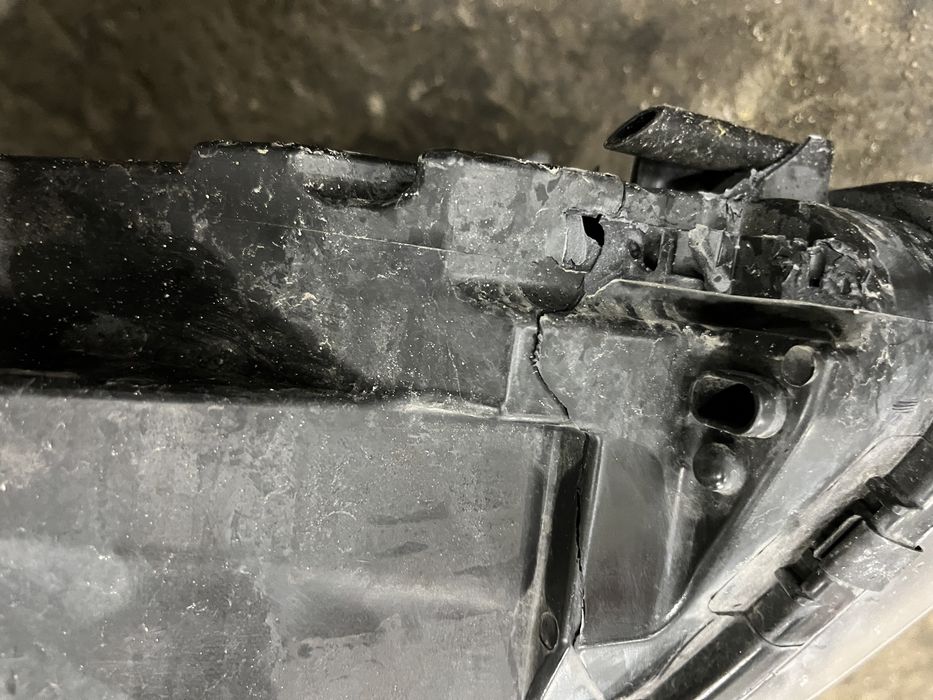 Фар Seat Alhambra Xenon