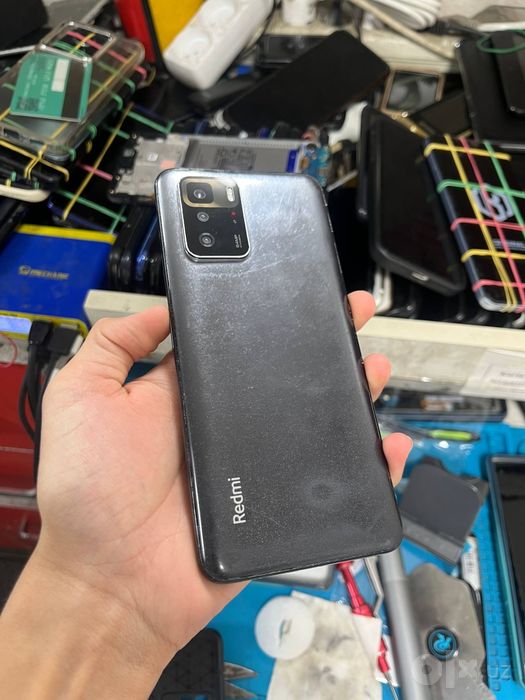 Redmi note 10 pro 5G sotladi 
256gb
120Hz
5G
ekran alishkan qotmid 
Ho
