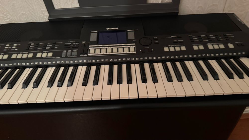 Синтезатор Yamaha PSR s550
