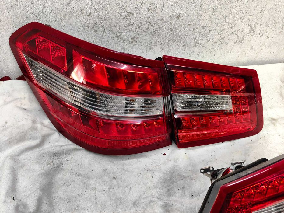 Оригинални стопове Мерцедес 212  Mercedes E 212  Led Комби