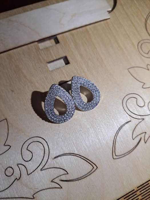 Chiroyli dizaynda sirg'alar