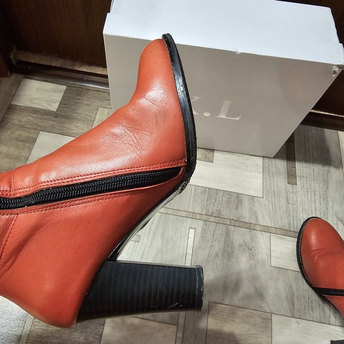 Красные демисезонные сапоги, 37 размер