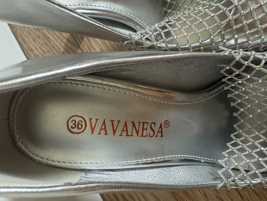 Продам новые туфли