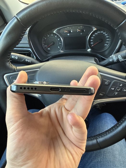 Продаётся Honor 200 двух сим-карты