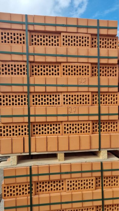 Кирпич полуторный пустотелый М 150