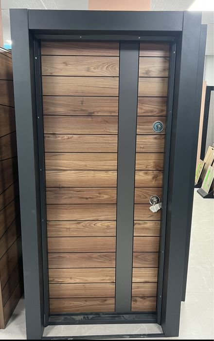 Входни врати блиндирани за апартамент външни условия Промоция