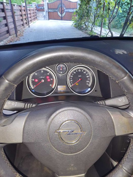 Autoturism OPEL astra H