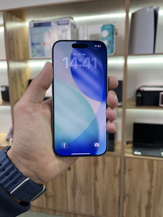 Телефон iPhone 17