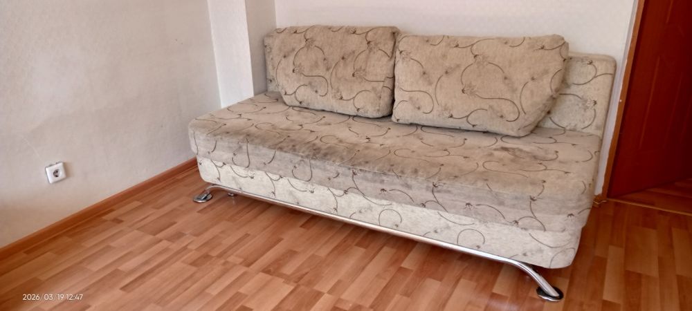 Отдам диван, самовывоз!