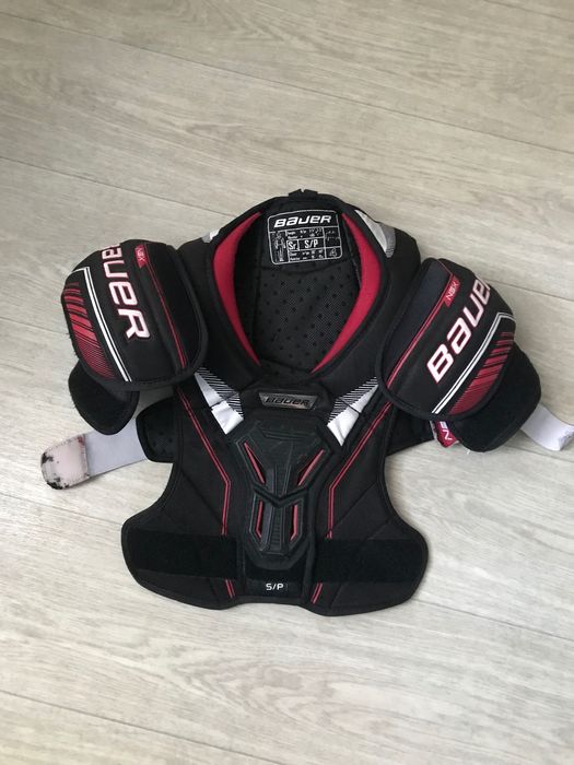 Нагрудник хоккейный