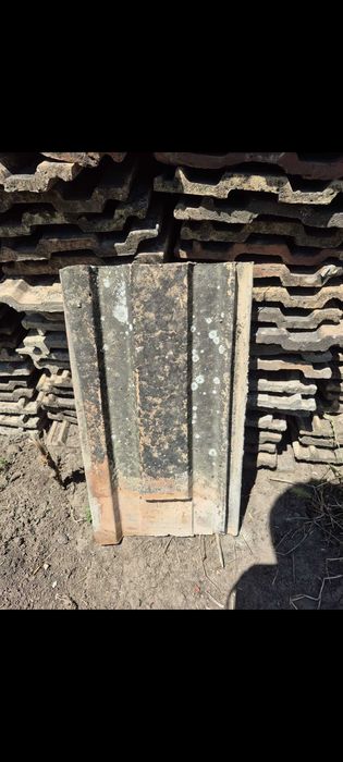 Ofer GRATIS tigla si coame de la casa veche