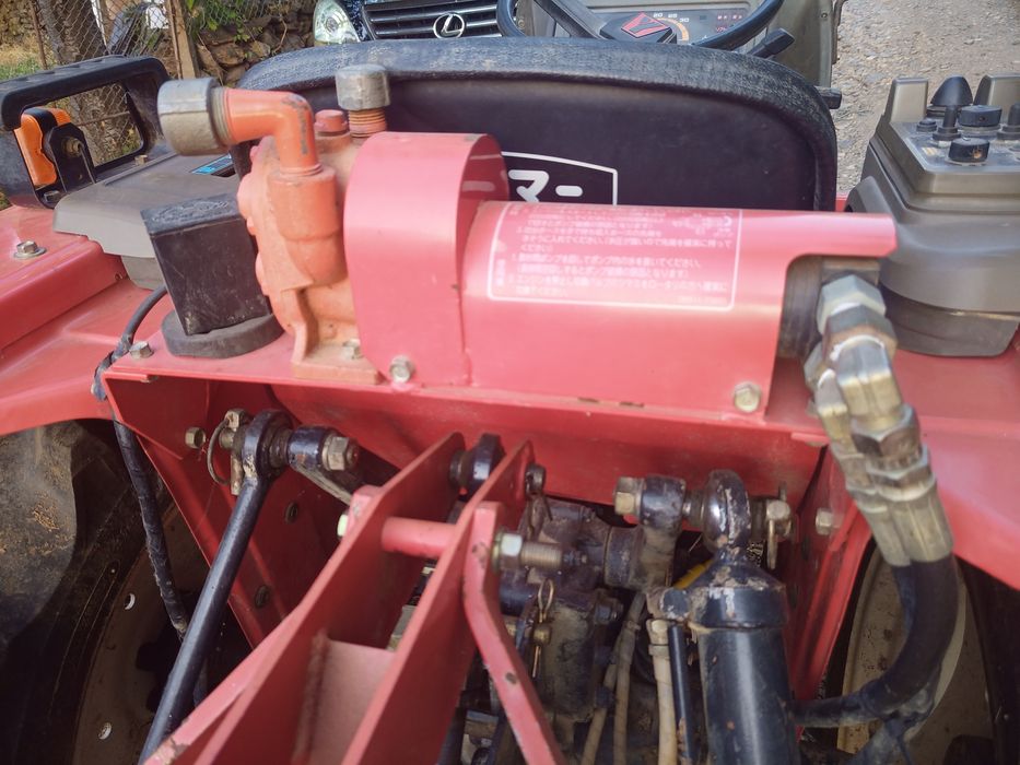 Трактор Yanmar F7