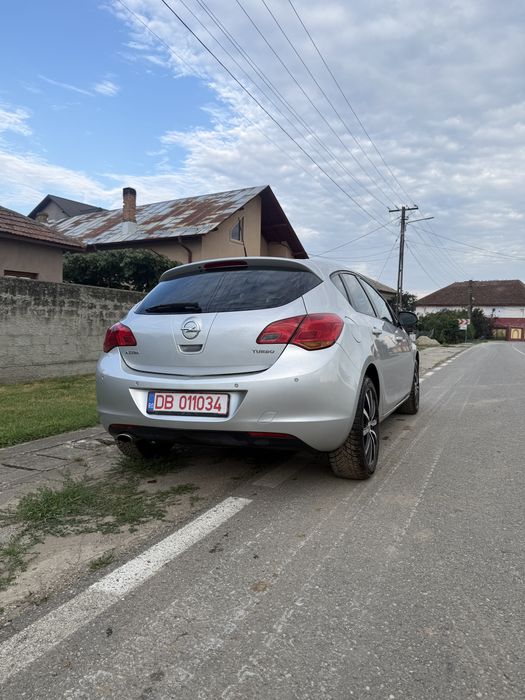 Opel astra j 2011