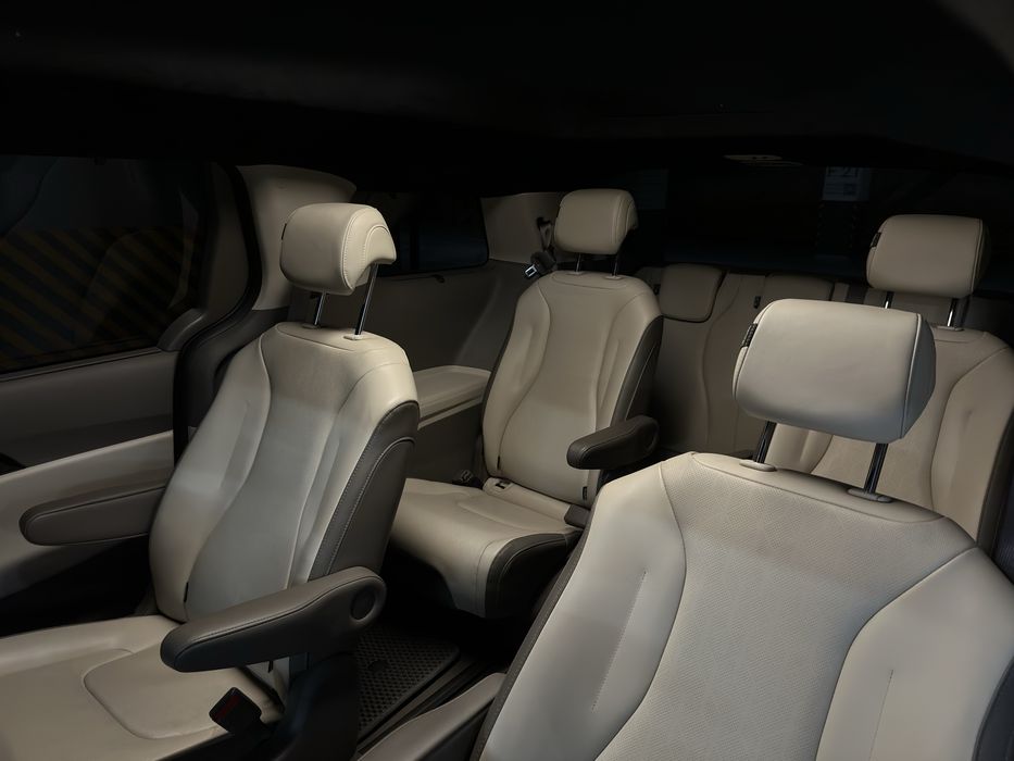 Прокат KIA CARNIVAL hi limousine