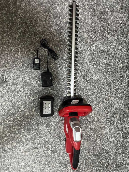 Акумулаторен храсторез Raider  с  БАТЕРИЯ  и  ЗАРЯДНО .