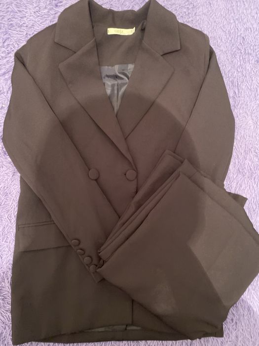 Костьюмы с брюками