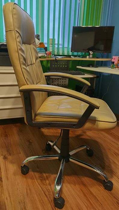 офис стол използван