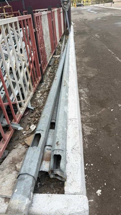 Опоры освещения уличные.