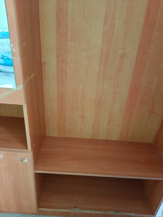 Продам прихожую (шкаф)